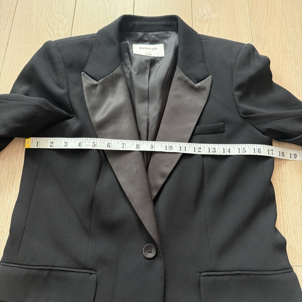 Aritzia Babaton Yates Tuxedo Blazer in Black Women’s Size 4 - Picture 9 of 11